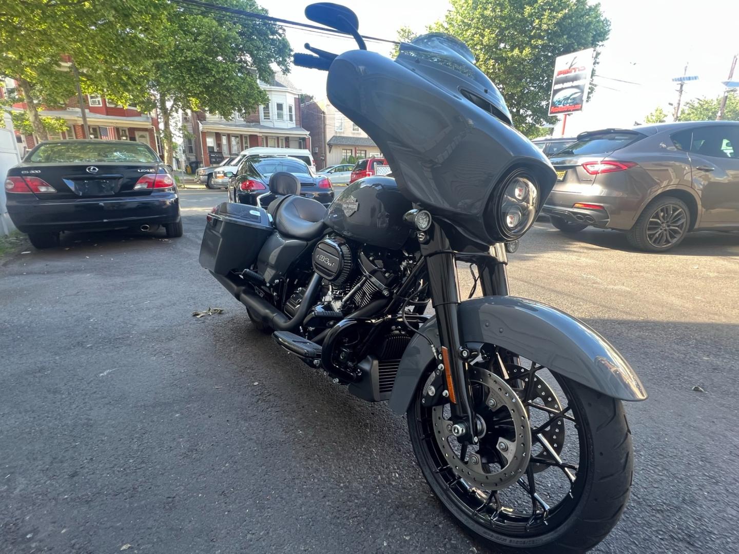 2022 GRAY Harley-Davidson FLHXS - (1HD1KRP18NB) , located at 1018 Brunswick Ave, Trenton, NJ, 08638, (609) 989-0900, 40.240086, -74.748085 - Photo#3